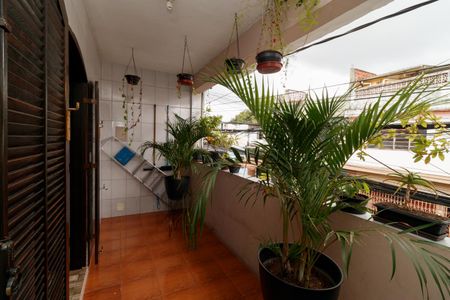 Casa à venda com 200m², 4 quartos e 2 vagas Casa à venda com 200m², 4 quartos e 2 vagasVaranda da suíte