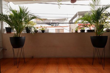 Casa à venda com 200m², 4 quartos e 2 vagas Casa à venda com 200m², 4 quartos e 2 vagasVaranda da suíte