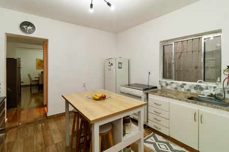 Casa à venda com 200m², 4 quartos e 2 vagas Casa à venda com 200m², 4 quartos e 2 vagasCozinha