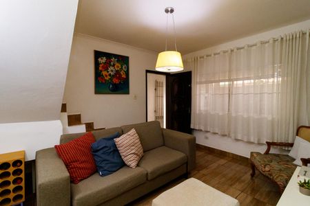 Casa à venda com 200m², 4 quartos e 2 vagas Casa à venda com 200m², 4 quartos e 2 vagasSala
