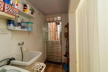 Casa à venda com 200m², 4 quartos e 2 vagas Casa à venda com 200m², 4 quartos e 2 vagasÁrea de Serviço