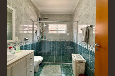 Casa à venda com 329m², 4 quartos e 3 vagas Casa à venda com 329m², 4 quartos e 3 vagasBanheiro Social