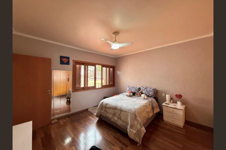 Casa à venda com 329m², 4 quartos e 3 vagas Casa à venda com 329m², 4 quartos e 3 vagasQuarto 1