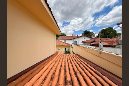 Casa à venda com 329m², 4 quartos e 3 vagas Casa à venda com 329m², 4 quartos e 3 vagasVista Quarto 1