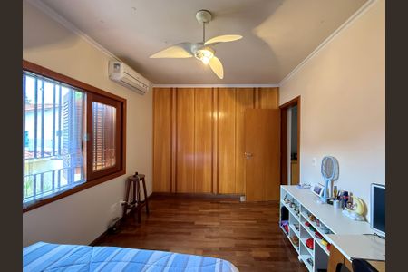 Casa à venda com 329m², 4 quartos e 3 vagas Casa à venda com 329m², 4 quartos e 3 vagasQuarto 2