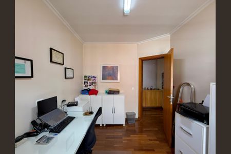 Casa à venda com 329m², 4 quartos e 3 vagas Casa à venda com 329m², 4 quartos e 3 vagasQuarto 3