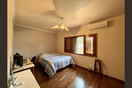 Casa à venda com 329m², 4 quartos e 3 vagas Casa à venda com 329m², 4 quartos e 3 vagasQuarto 2