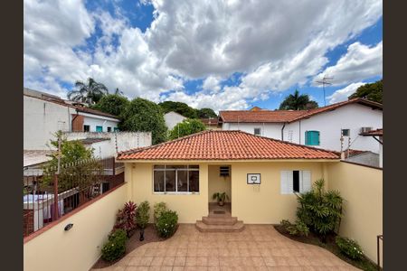 Casa à venda com 329m², 4 quartos e 3 vagas Casa à venda com 329m², 4 quartos e 3 vagasVista Quarto 2