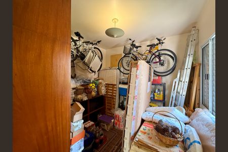 Casa à venda com 329m², 4 quartos e 3 vagas Casa à venda com 329m², 4 quartos e 3 vagasQuarto de Serviço 2