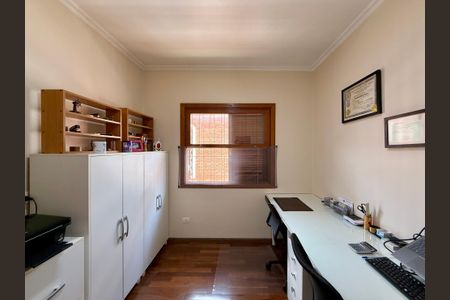 Casa à venda com 329m², 4 quartos e 3 vagas Casa à venda com 329m², 4 quartos e 3 vagasQuarto 3