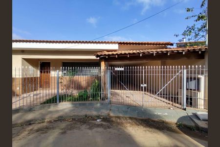 Casa à venda com 160m², 3 quartos e 4 vagas