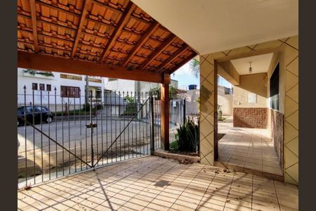 Casa à venda com 160m², 3 quartos e 4 vagas