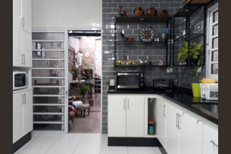 Casa à venda com 217m², 3 quartos e 3 vagas