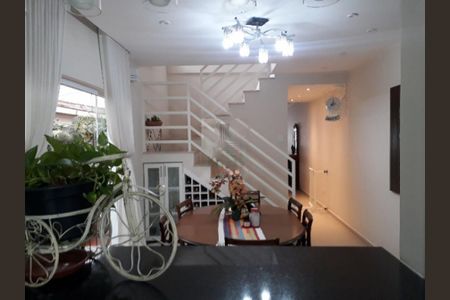 Casa à venda com 217m², 3 quartos e 3 vagas