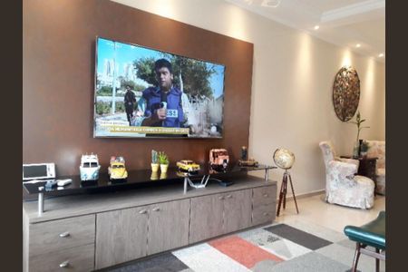 Casa à venda com 217m², 3 quartos e 3 vagas