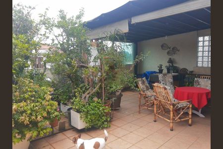 Casa à venda com 296m², 4 quartos e 4 vagas