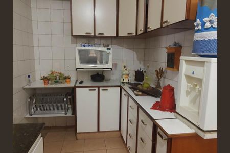 Casa à venda com 296m², 4 quartos e 4 vagas