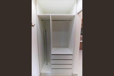 Casa à venda com 360m², 6 quartos e 4 vagas Casa à venda com 360m², 6 quartos e 4 vagasBanheiro da Suíte