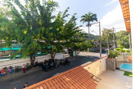 Casa à venda com 360m², 6 quartos e 4 vagas Casa à venda com 360m², 6 quartos e 4 vagasVista do Quarto 2