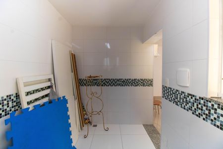 Casa à venda com 360m², 6 quartos e 4 vagas Casa à venda com 360m², 6 quartos e 4 vagasAnexo Cozinha