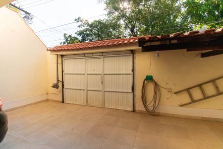 Casa à venda com 360m², 6 quartos e 4 vagas Casa à venda com 360m², 6 quartos e 4 vagasGaragem