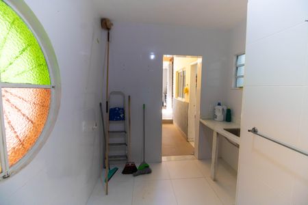 Casa à venda com 360m², 6 quartos e 4 vagas Casa à venda com 360m², 6 quartos e 4 vagasÁrea de Serviço