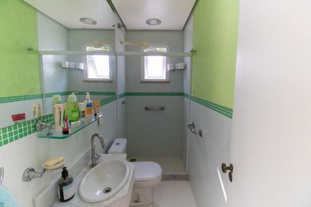 Casa à venda com 360m², 6 quartos e 4 vagas Casa à venda com 360m², 6 quartos e 4 vagasBanheiro Social 2