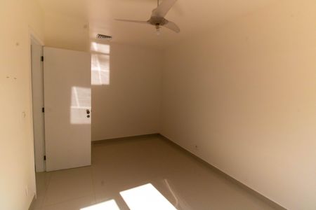 Casa à venda com 360m², 6 quartos e 4 vagas Casa à venda com 360m², 6 quartos e 4 vagasQuarto 2