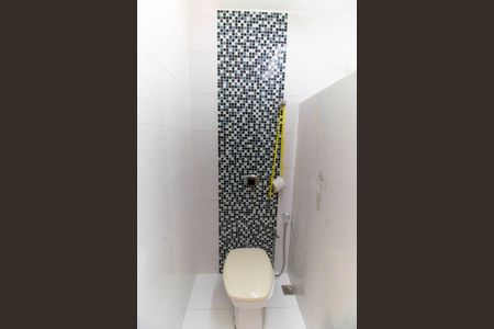 Casa à venda com 360m², 6 quartos e 4 vagas Casa à venda com 360m², 6 quartos e 4 vagasAnexo Banheiro