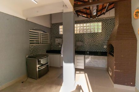 Casa à venda com 360m², 6 quartos e 4 vagas Casa à venda com 360m², 6 quartos e 4 vagasÁrea externa