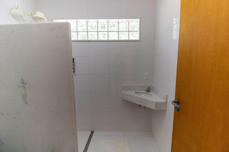 Casa à venda com 360m², 6 quartos e 4 vagas Casa à venda com 360m², 6 quartos e 4 vagasAnexo Banheiro