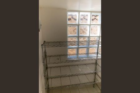 Casa à venda com 360m², 6 quartos e 4 vagas Casa à venda com 360m², 6 quartos e 4 vagasDespensa