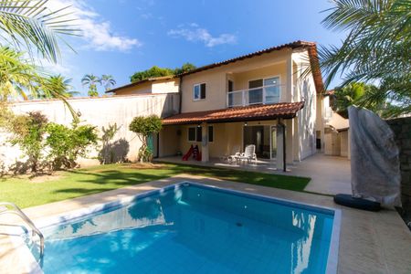 Casa à venda com 360m², 6 quartos e 4 vagas Casa à venda com 360m², 6 quartos e 4 vagasÁrea externa