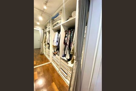 Apartamento à venda com 244m², 4 quartos e 2 vagas