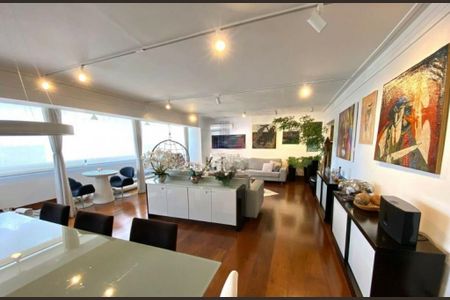 Apartamento à venda com 244m², 4 quartos e 2 vagas