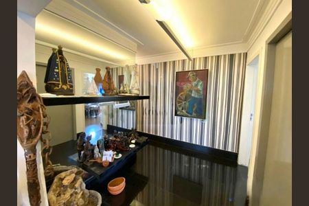 Apartamento à venda com 244m², 4 quartos e 2 vagas