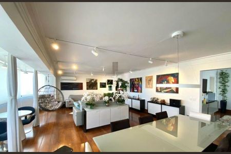 Apartamento à venda com 244m², 4 quartos e 2 vagas