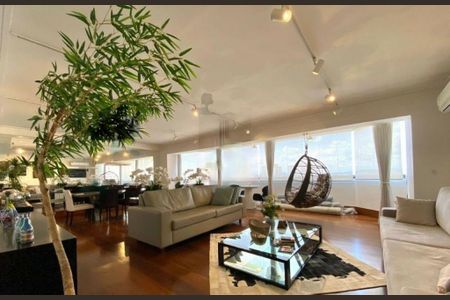 Apartamento à venda com 244m², 4 quartos e 2 vagas