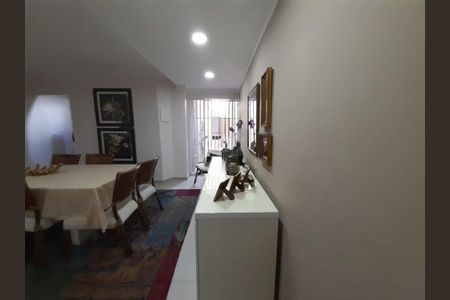 Casa à venda com 120m², 3 quartos e 2 vagas