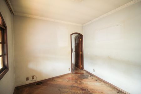 Casa à venda com 303m², 3 quartos e 1 vagaEdícula - Quarto