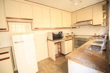 Casa à venda com 303m², 3 quartos e 1 vagaCozinha