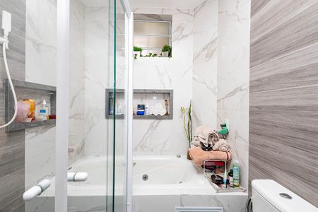 Apartamento à venda com 65m², 2 quartos e 1 vagaBanheiro Social