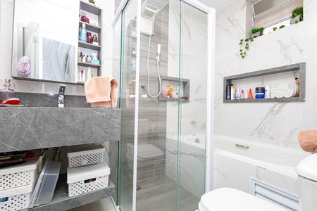 Apartamento à venda com 65m², 2 quartos e 1 vagaBanheiro Social