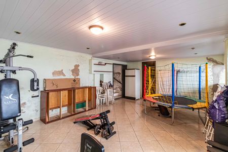 Casa à venda com 320m², 4 quartos e 2 vagasÁrea de festas