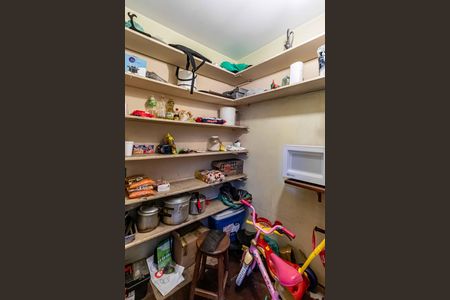 Casa à venda com 320m², 4 quartos e 2 vagasDespensa