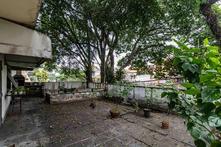 Casa à venda com 320m², 4 quartos e 2 vagasVaranda