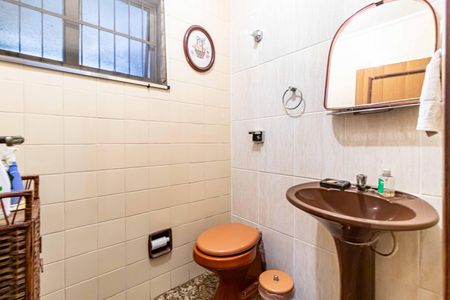 Casa à venda com 320m², 4 quartos e 2 vagasLavabo