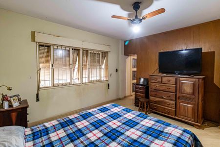 Casa à venda com 320m², 4 quartos e 2 vagasSuite