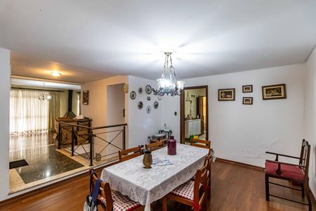 Casa à venda com 320m², 4 quartos e 2 vagasSala de jantar