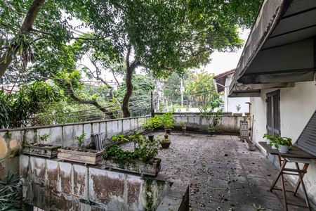 Casa à venda com 320m², 4 quartos e 2 vagasVaranda